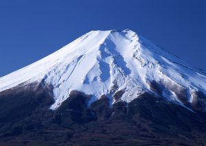富士山の天然水だったら、味はどこも同じ……？