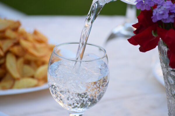 水道水を飲むのは避ける